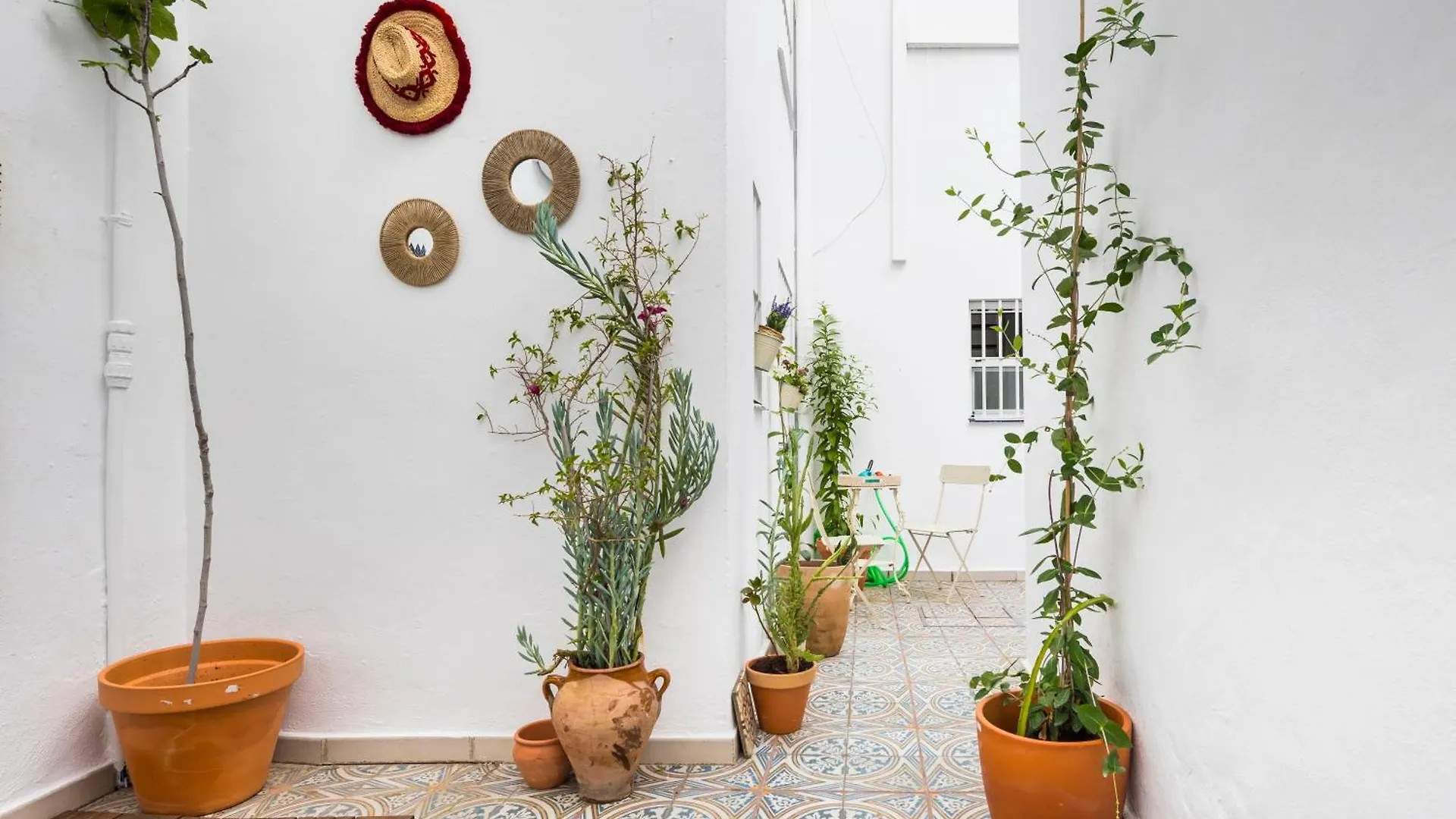 New Charming Duplex With Private Patio Apartment Seville 0*,