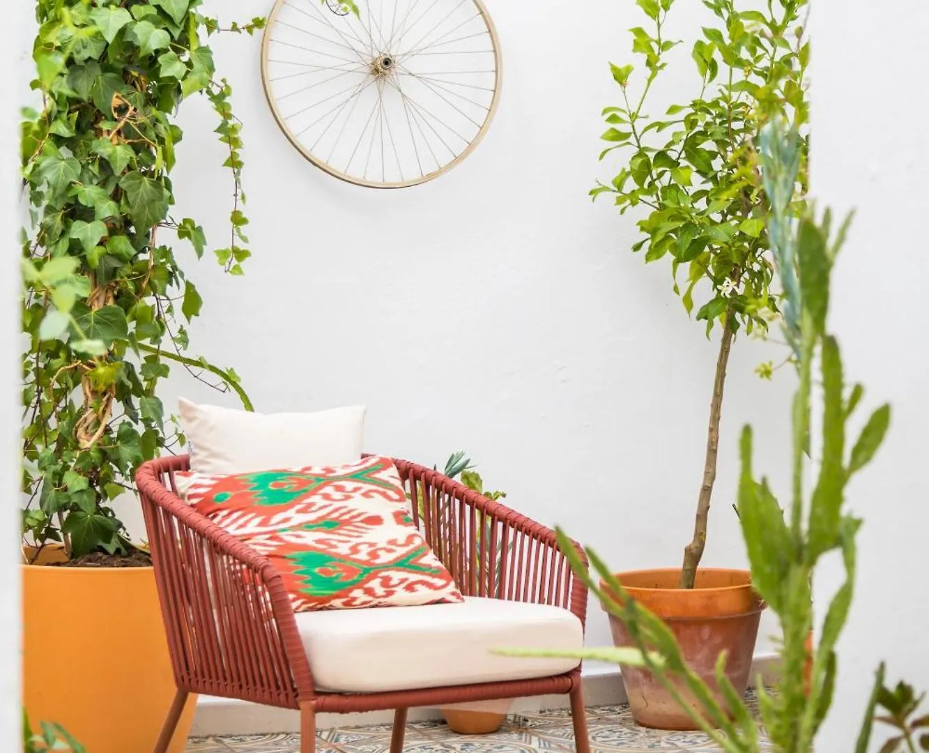 New Charming Duplex With Private Patio Apartment Seville