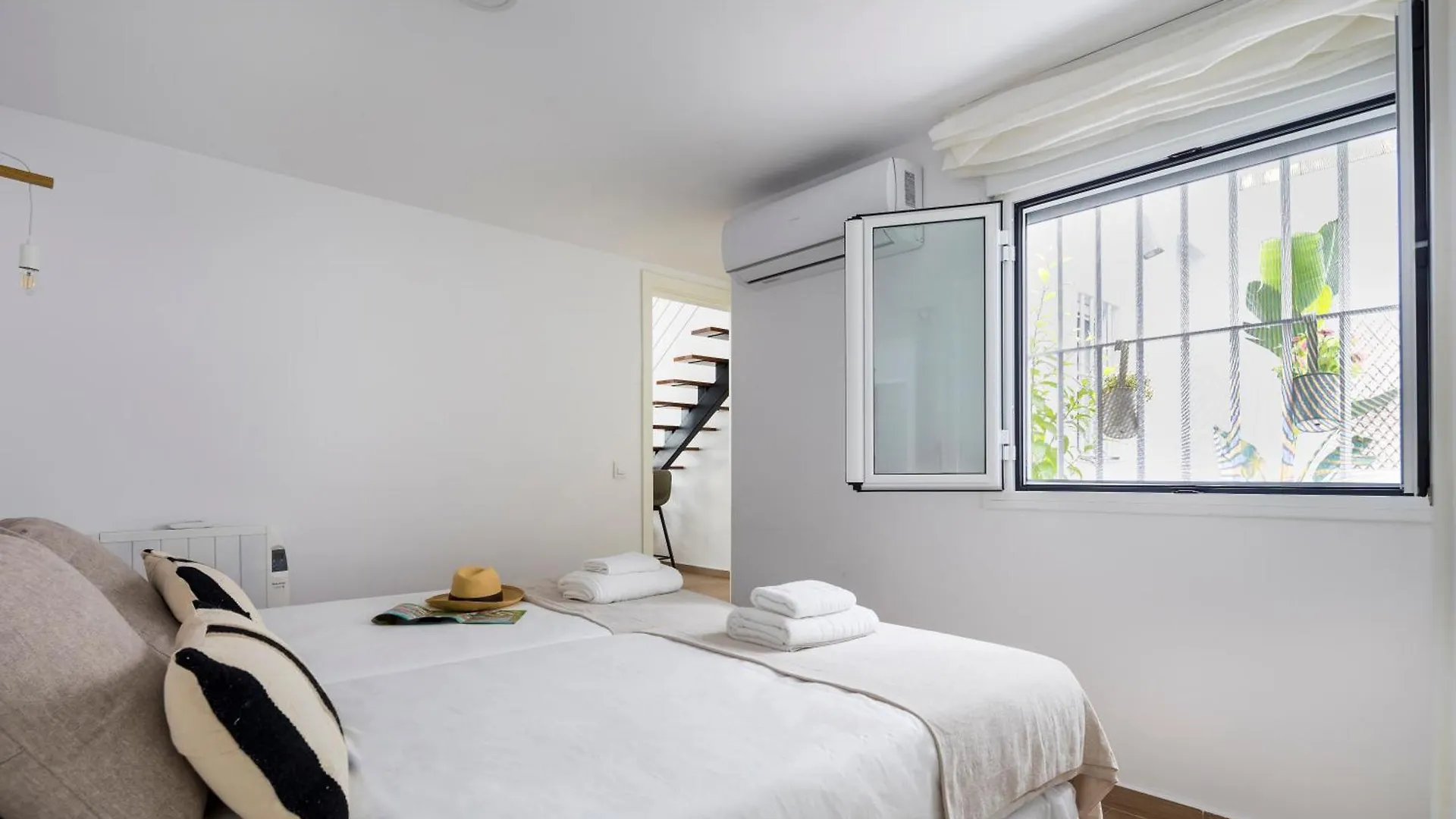 New Charming Duplex With Private Patio Apartment Seville Spain