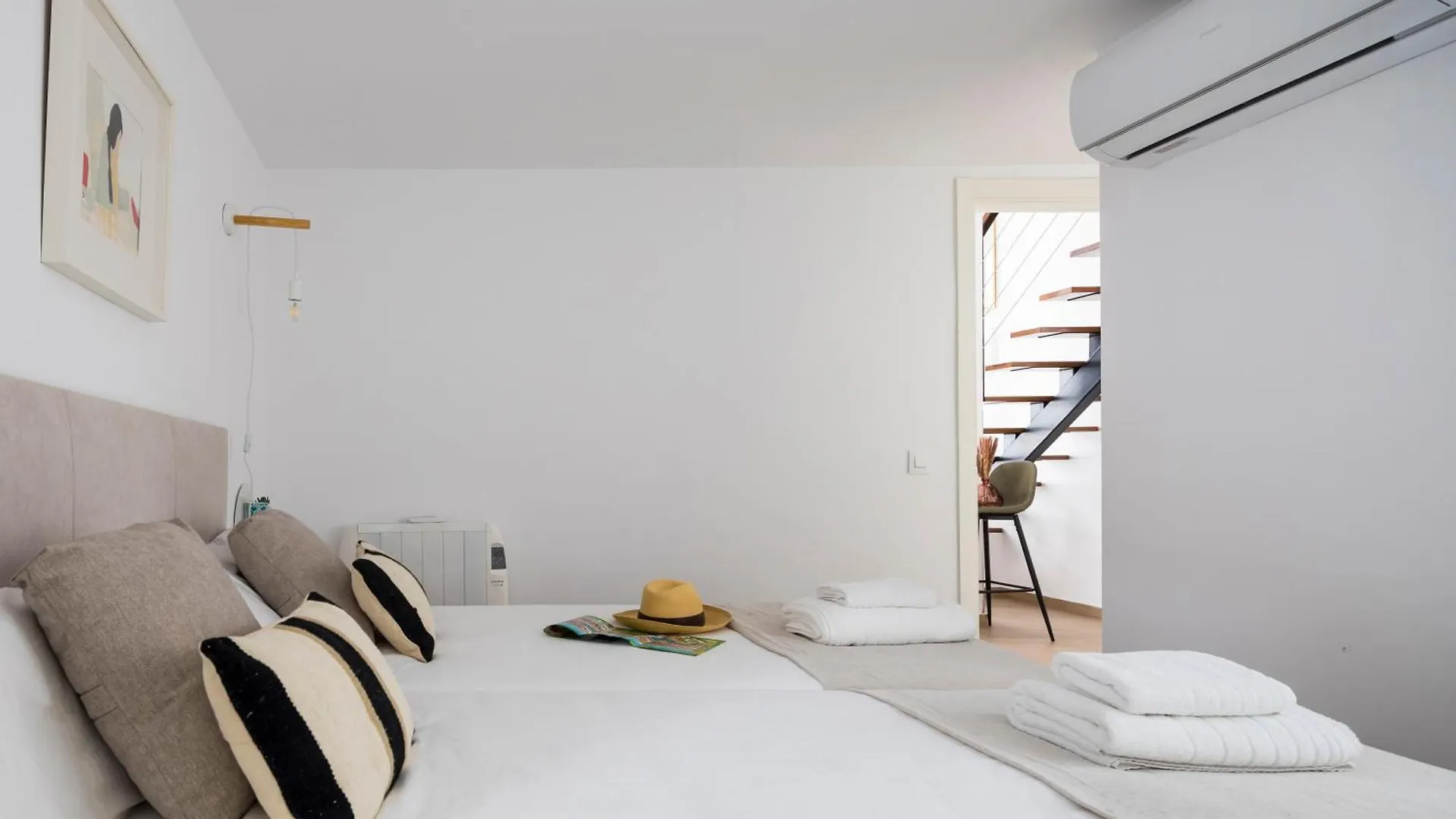 New Charming Duplex With Private Patio Apartment Seville 0*,  Spain