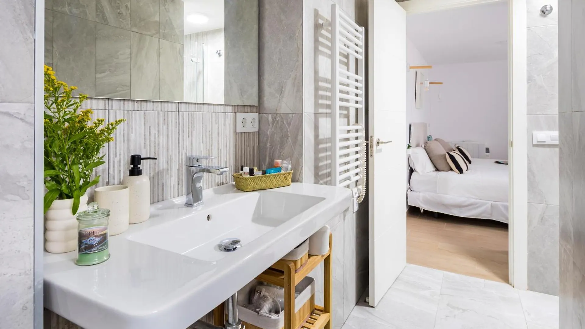 New Charming Duplex With Private Patio Apartment Seville