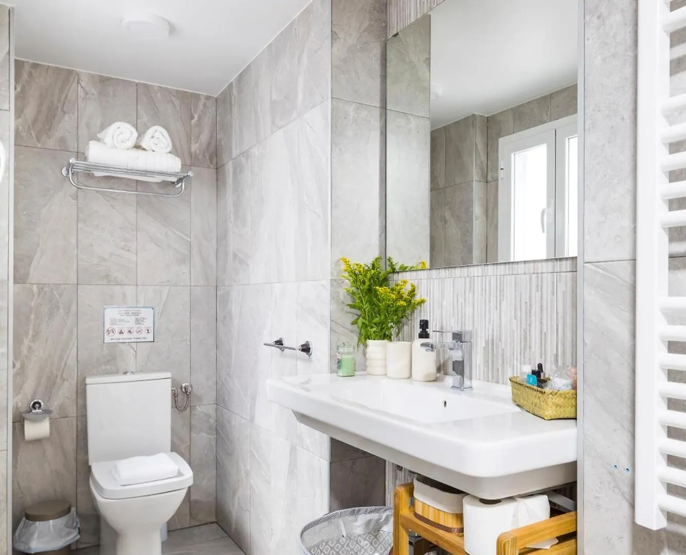 New Charming Duplex With Private Patio Apartment Seville